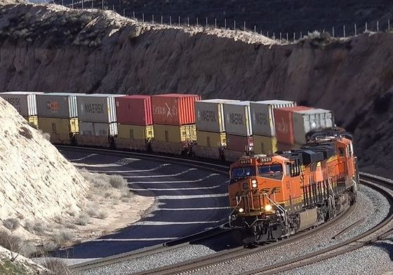 Depo Desteği Çin'den Kanada'ya Uluslararası Demiryolu Kargoları Hızlı Cevap